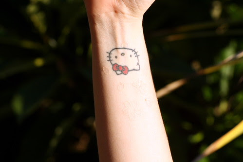 White Ink Sakura Tattoo (Set) · Canon 400D (Set) · Tattooed Girls (Group)