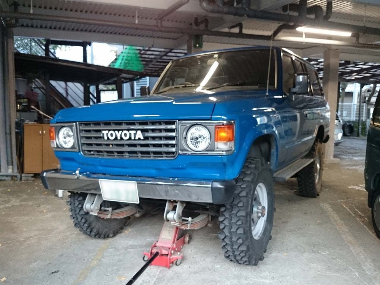 ランクル60のタイヤ交換方法 スノボーに向けてスワンパーからスタッドレスに変更 ランクルと家とモノ 時々投資