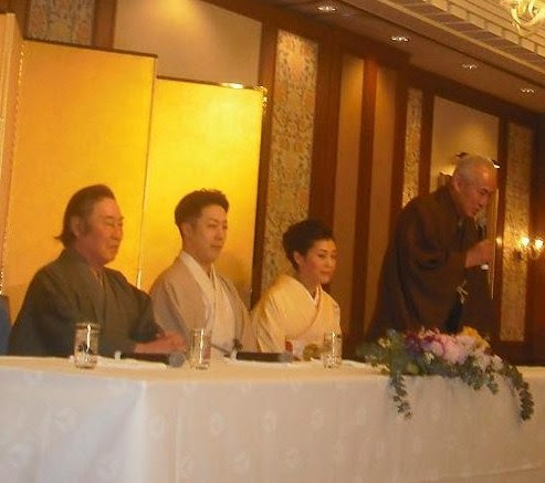 焦点 菊之助が電撃婚約 河村常雄の新劇場見聞録