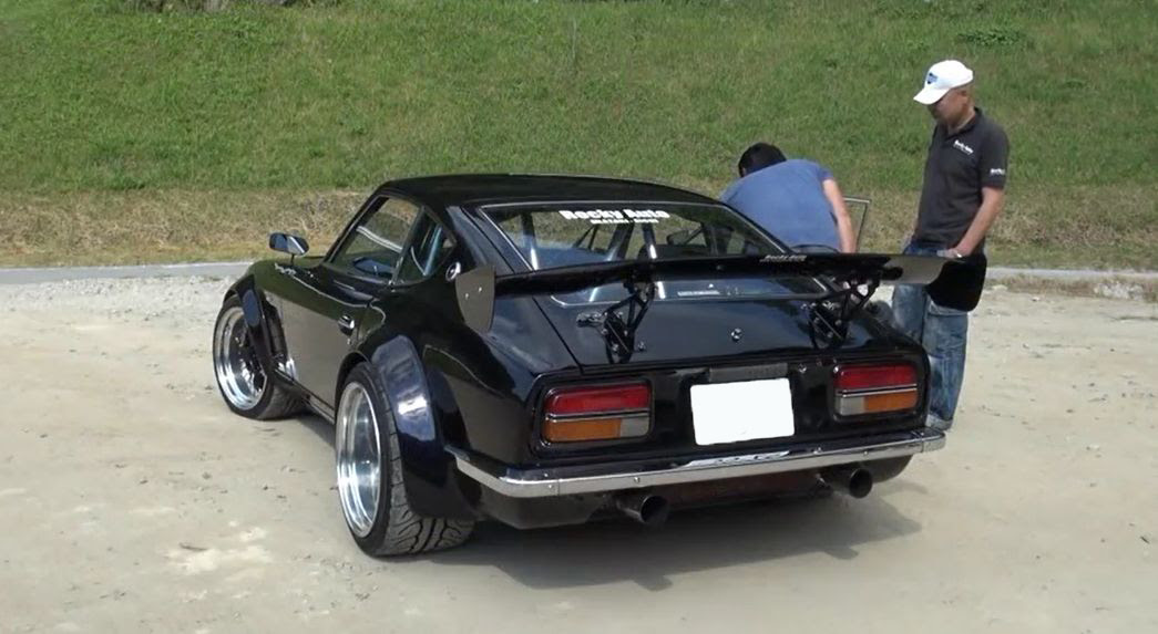 動画 Rb26搭載のs30z リアのワイドっぷりが漢すぎる Kurumania クルマニア