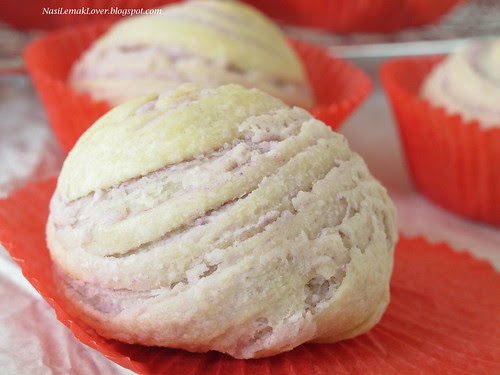 Flaky Swirl Yam Mooncake