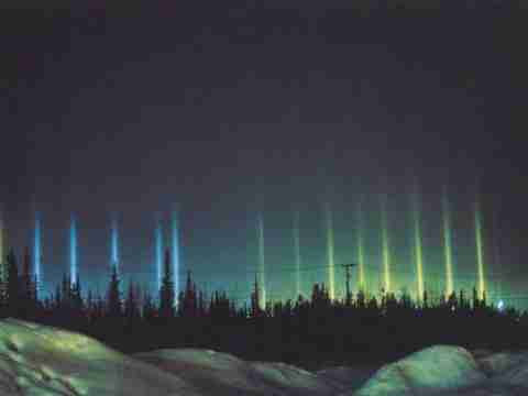 Light Pillar: Ένα εντυπωσιακό φυσικό φαινόμενο