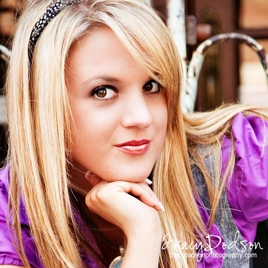 Kylie_0182 J crop