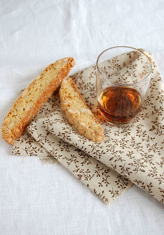 Almond biscotti / Biscotti de amêndoa