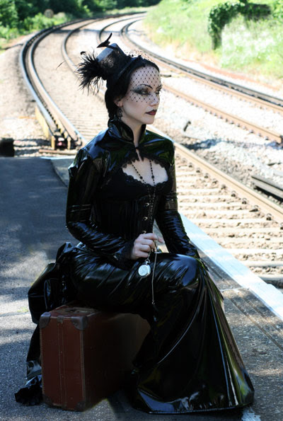 http://upload.wikimedia.org/wikipedia/commons/8/87/Lady_Amaranth.jpg