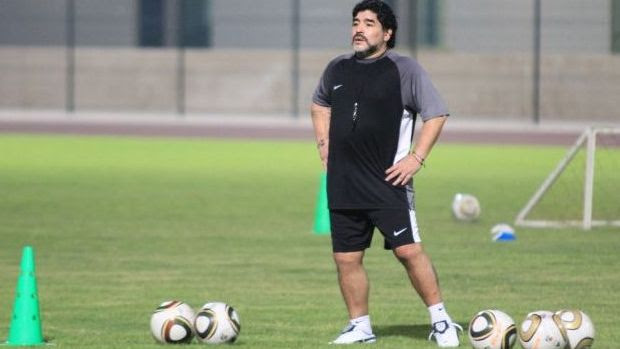 Diego Maradona no primeiro treino com o Al Wasl (Foto: Divulgação)