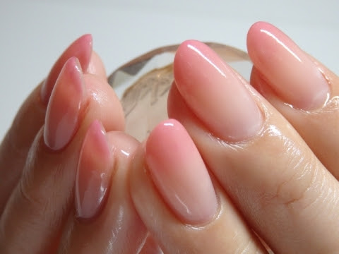 シンプルだからこそ 肌に合う色を選ぶ 伸びても形 グラデーションがキレイなジェルネイルはwith Me Nailの特徴です 香川県高松市の 爪を育てるネイルサロン With Me Nail 口コミで40代50代以降の女性に人気の秘密は 爪の形は３ヶ月で自信に変えられる から