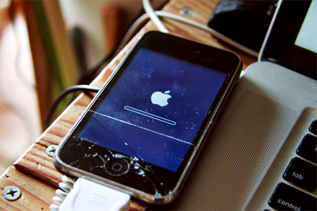 Iphone3gを分解修理 脱獄してsimフリーに そして イオンのb Mobilesimを月980円で使ってテザリングする 前編 ヨホホ研究所