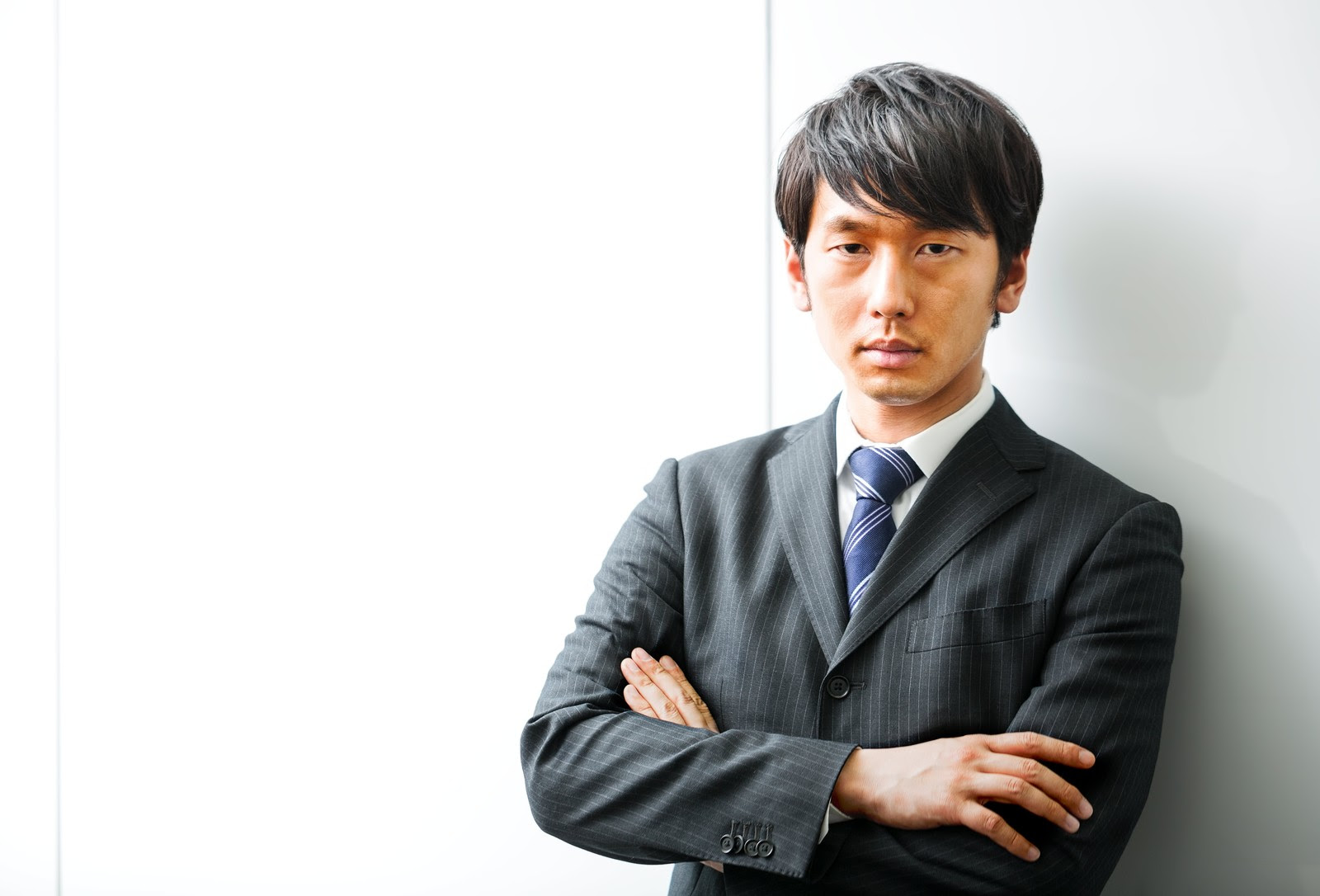 ジャケットの袖が長い時折る 腕まくりはあり 応急処置や適切な長さは 情熱的にありのままに
