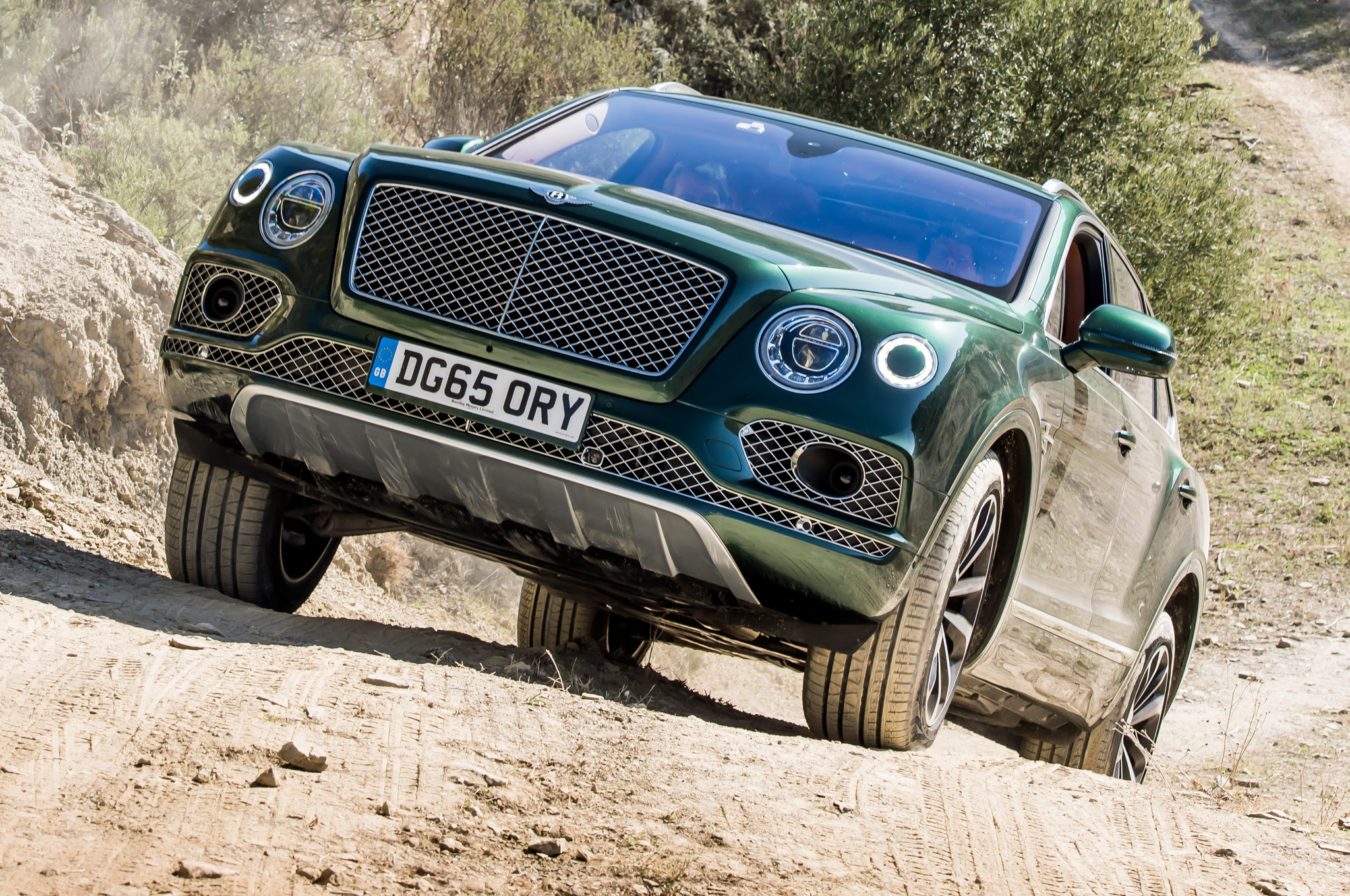 2017 Bentley Bentayga offroading 10