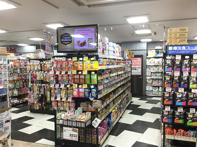 ペットの専門店コジマ六本木店 リッチな雰囲気漂う空間とここにしかないグッズが自慢のお店
