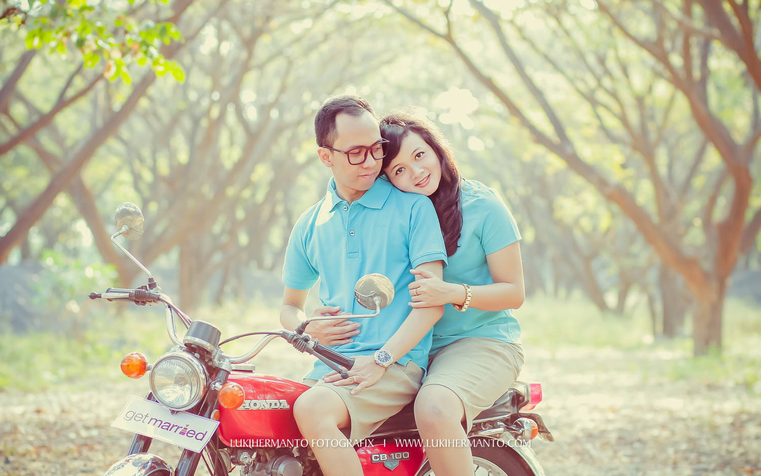 FOTO PREWEDDING MOTOR Ala BIKER OUTDOOR LUKIHERMANTO FOTOGRAFIX
