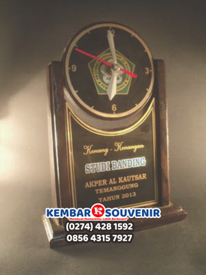 Bentuk Plakat Contoh Desain Plakat Contoh Plakat Kayu Bentuk Plakat Contoh Desain Plakat Contoh Plakat Kayu