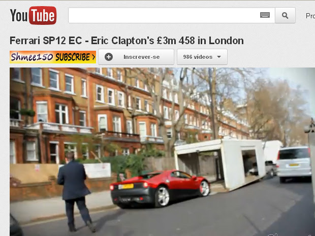 Ferrari de Eric Clapton é flagrada ao sair de concessionária em Londes (Foto: Reprodução/YouTube)