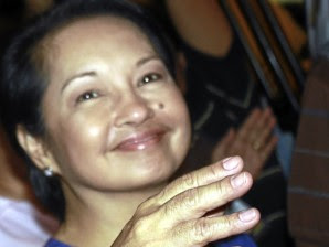 De Lima may allow GMA travel abroad