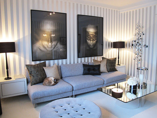 ストライプ ボーダーの壁紙 狭さを軽減 視覚効果インテリア40選