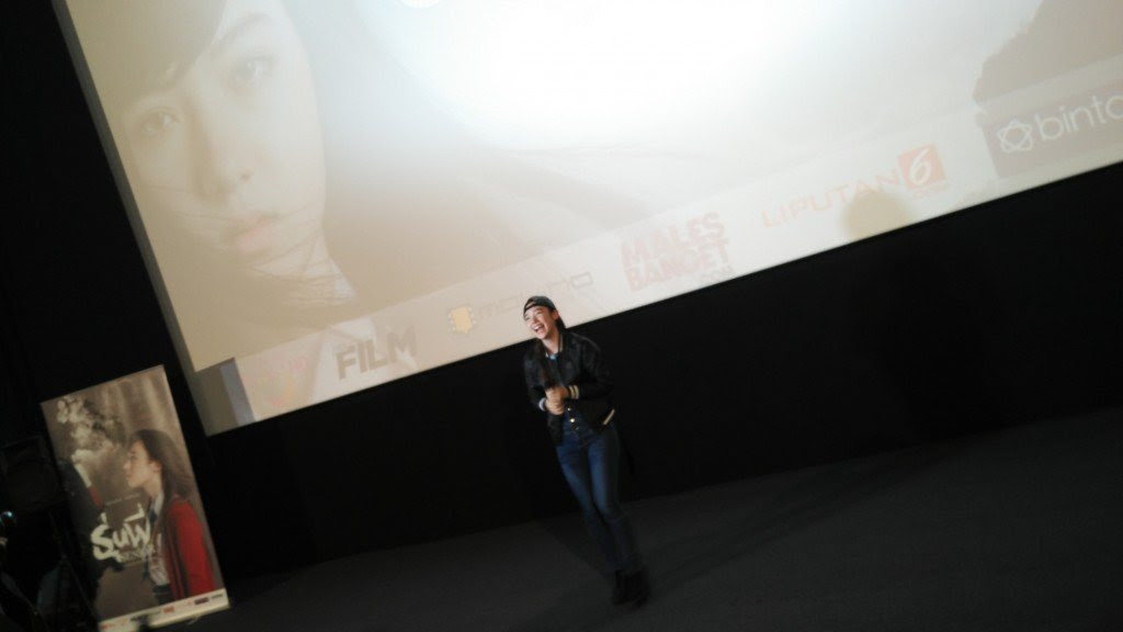 Aksi saat Jannine Weigel menyanyi soundtrack film Runpee. Foto Dok Pri.