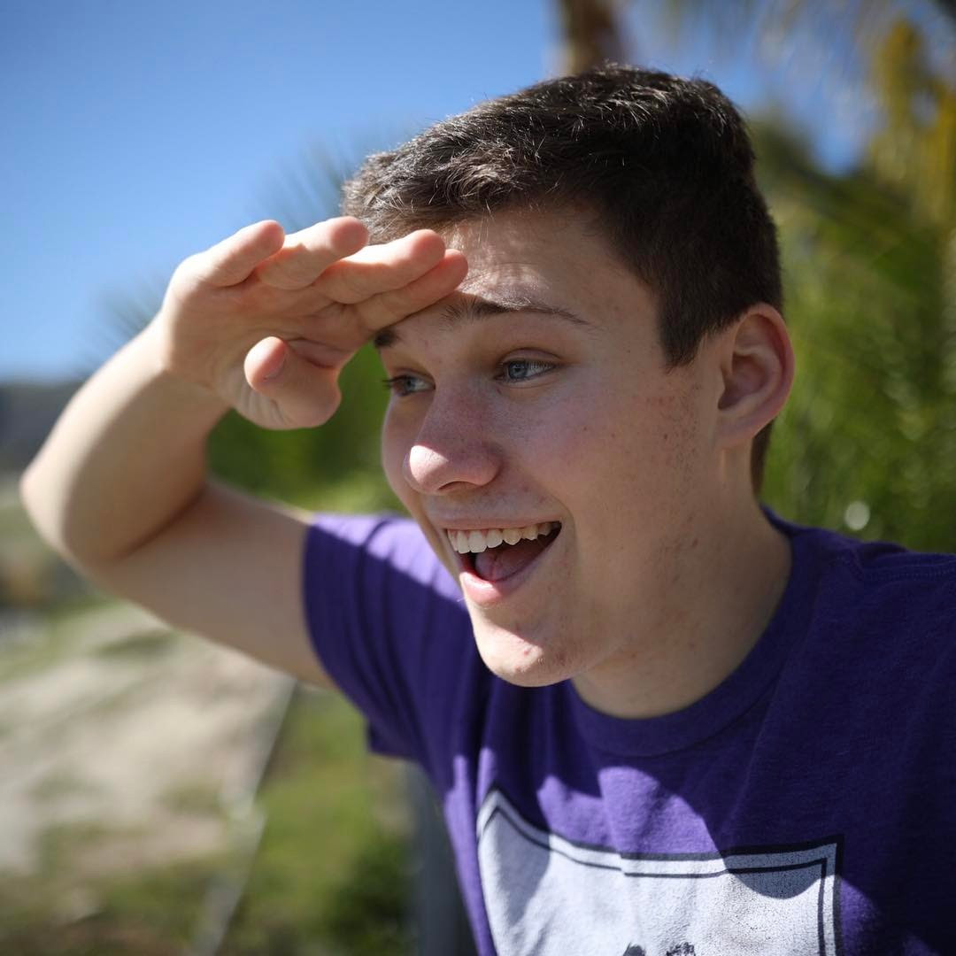 How Much Money JesserTheLazer Makes On YouTube - Net Worth ...