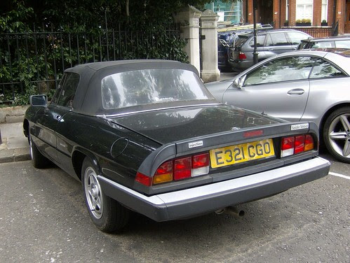 1978 Alfa Romeo Spider Veloce. 1988 Alfa Romeo Spider Veloce