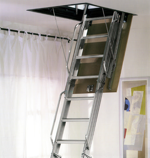 Escalera escamoteable techo