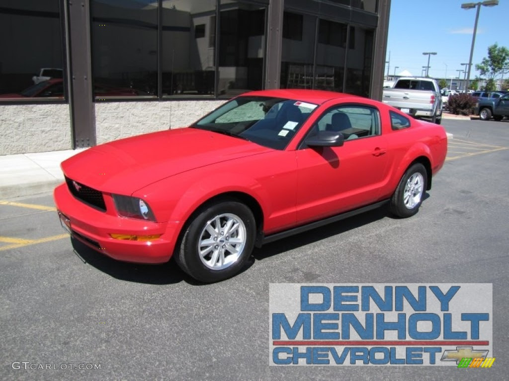 2007 Torch Red Ford Mustang V6 Deluxe Coupe 51289004