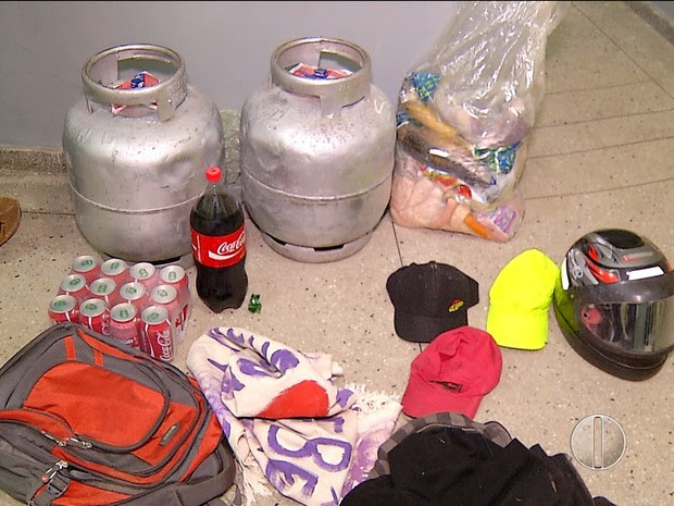 Produtos foram roubados pelos criminosos em dois mercadinhos na Grande Natal (Foto: Reprodução/Inter TV Cabugi)