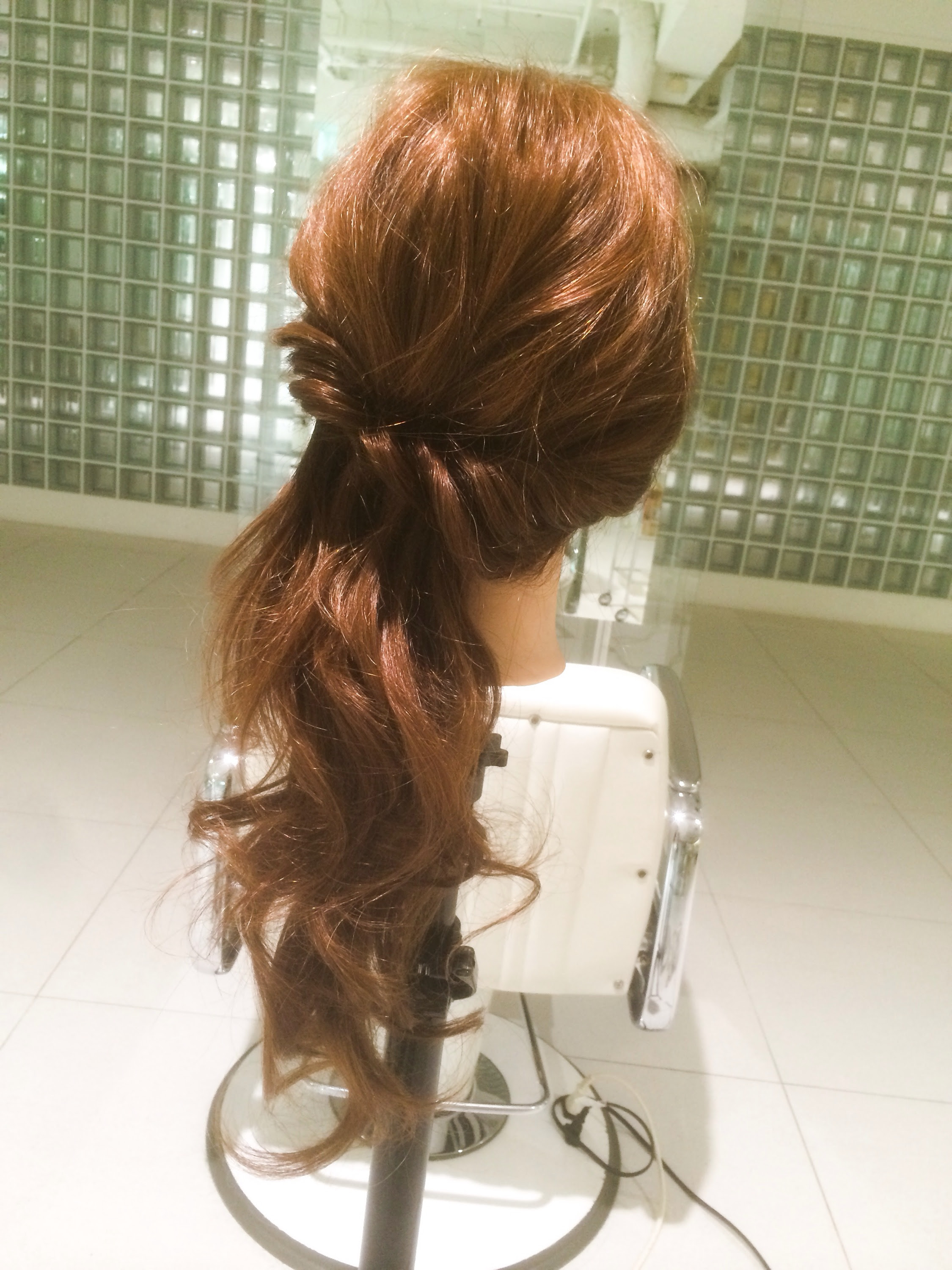 くるりんぱを使った簡単ヘアアレンジのやり方 福岡天神 大名 美容室プルーヴ 紫牟田 慎
