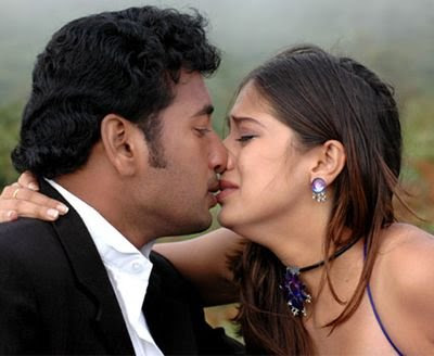 m.s.dhoni dating sexy laxmi rai