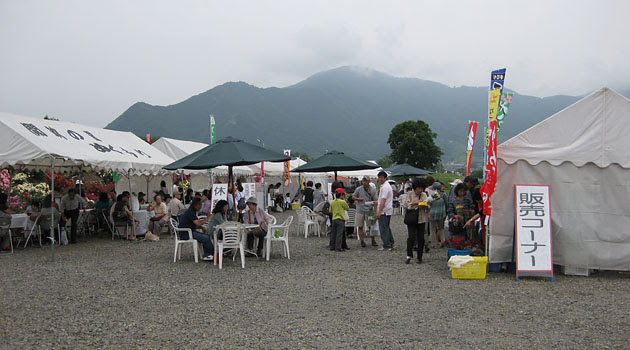 さかき千曲川バラ園 信州いざない街道