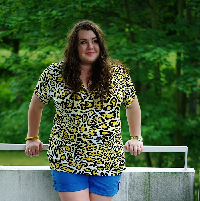 Große Größen Plus Size Fashion Blog yellow cobalt
