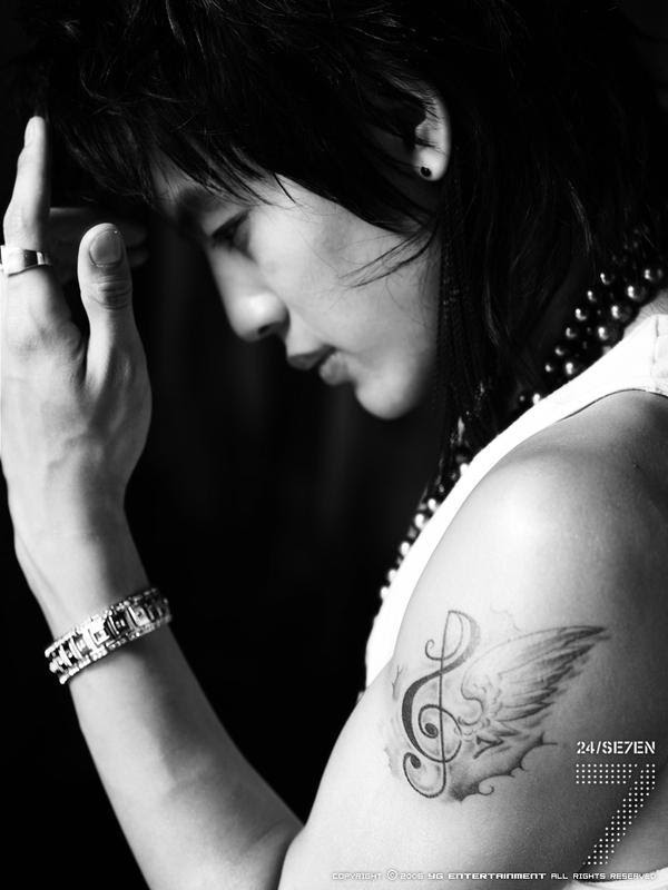 Haha, I found Se7en's tattoo pic, it looks like wing