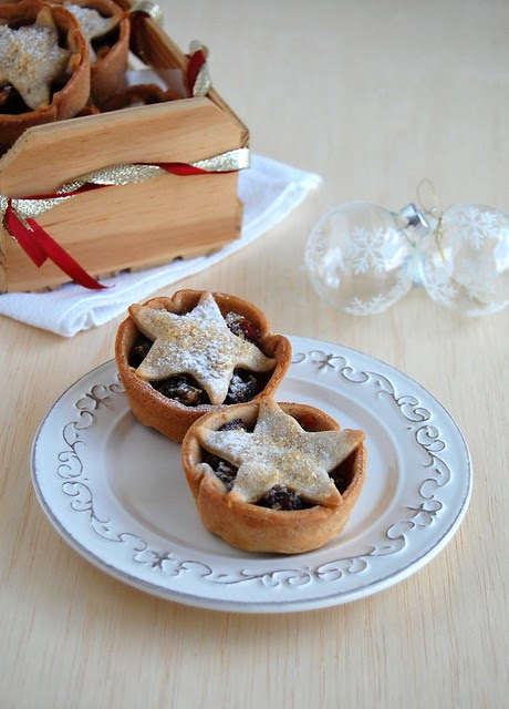 Cinnamon-chocolate fruit mince tarts / Tortinhas de fruit mince com chocolate e canela
