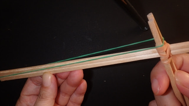 割り箸工作で簡単なゴム鉄砲の作り方 この作り方が一番簡単でしたよ