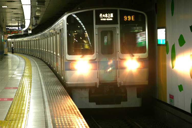 東京メトロ千代田線を走る電車 小田急１０００形 小田急４０００形 メトロ６０００系 ｊｒ２０３系