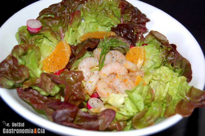 Ensalada de gambas y mandarinas