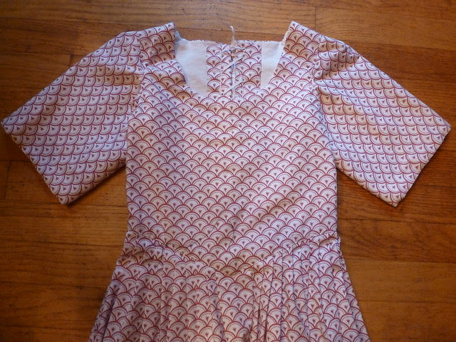 reproduction shell print cotton girl's gown, 1750-1790