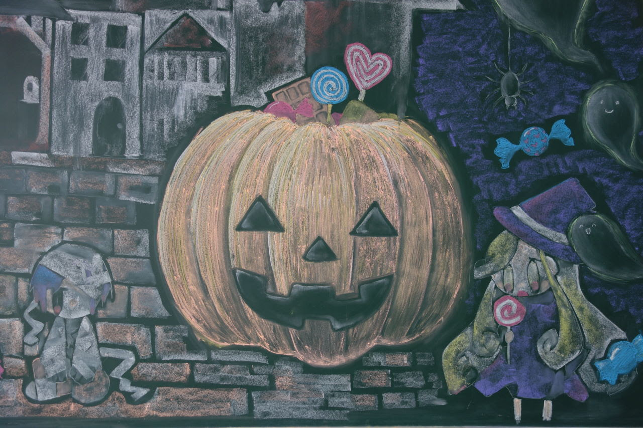 メニュー 完成作品 練習 その他イベント その他動画キャプチャ その他イベント 日学 黒板アート甲子園 今年は締め切りが何度も延期となり ９月でした 高文連大会の作品を描いた後に急遽描きました 全体図ではなかなか良さが伝わらないので細部