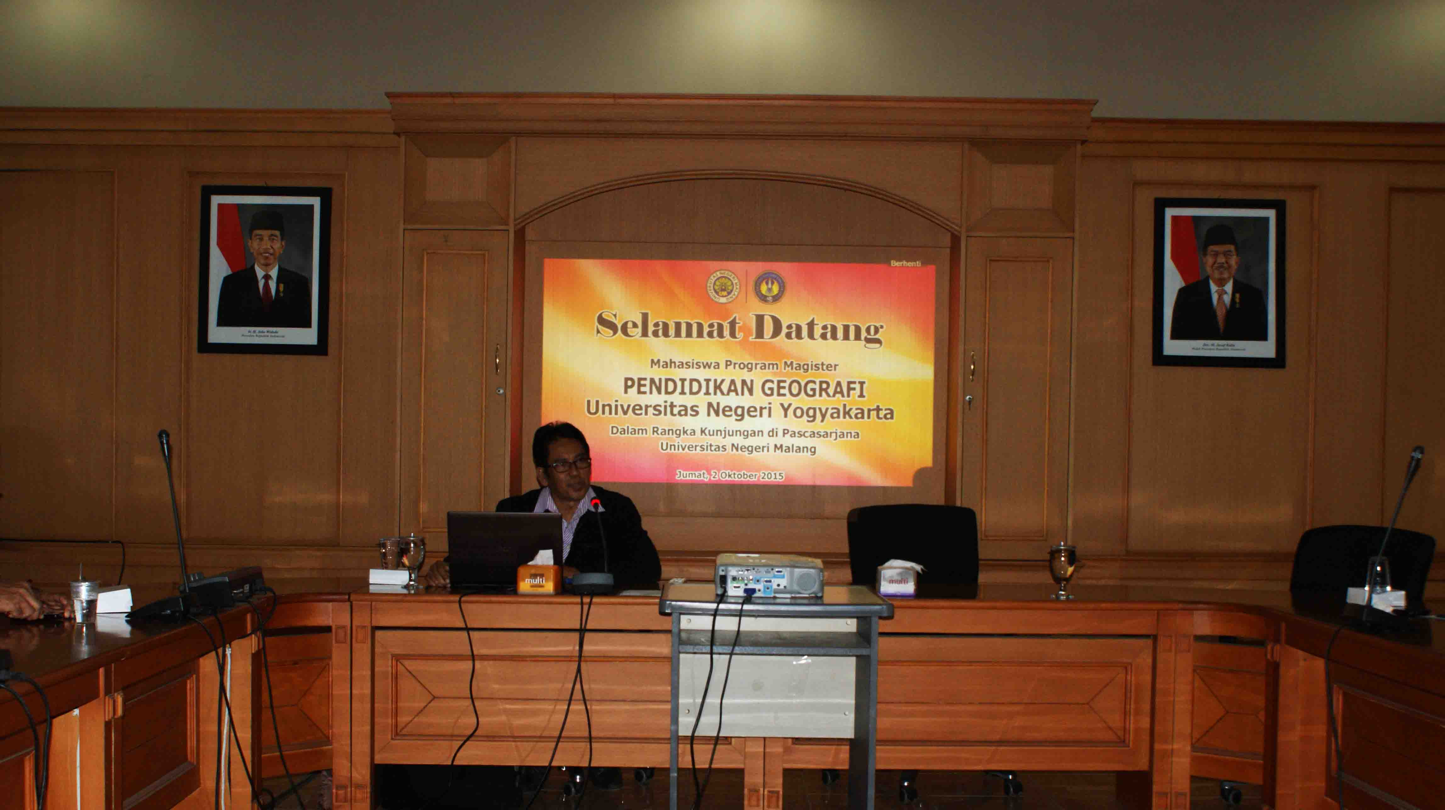 Magister Pendidikan Geografi Universitas Negeri Yogyakarta UNY pada hari Jumat 02 Oktober 2015 bertempat di Gedung H1 Ruang 226 Pascasarjana UM