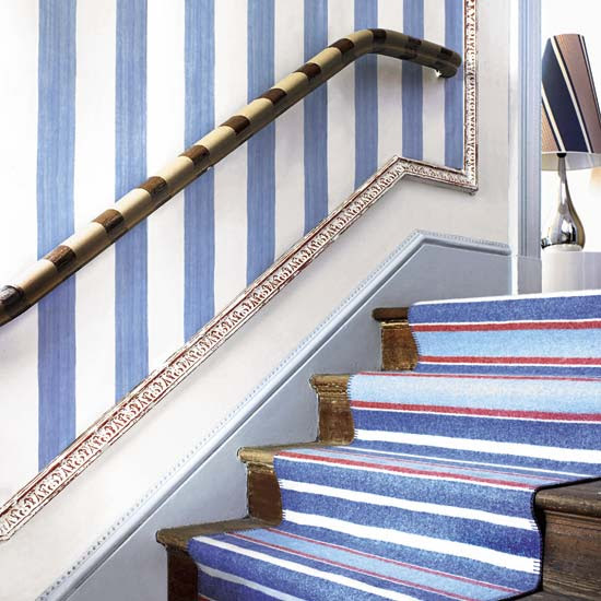 Hallway with striking stairs | Hallway design | Decorating ideas 
