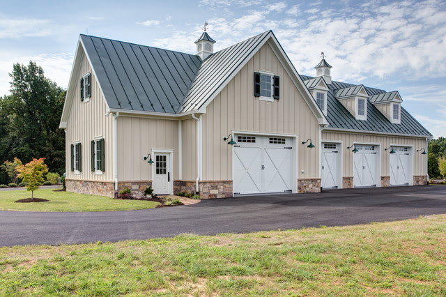  Estate - Farmhouse - Garage And Shed - other metro - by BuilderFish
