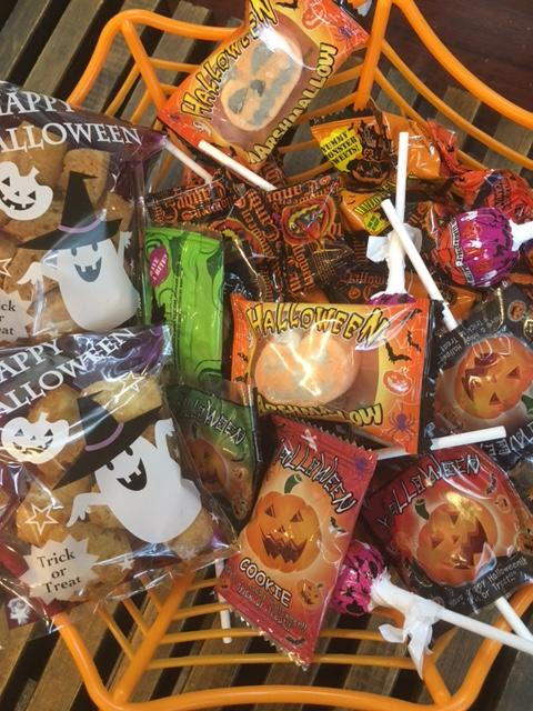 ハロウィンイベント お菓子プレゼント パン工房 エストヴィラージュ