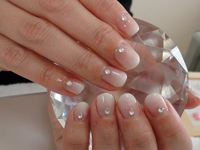 ショートネイル 白グラデーション 和歌山ネイルサロン Nailsmalheim