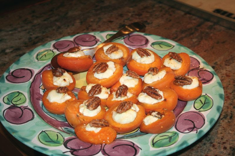 Warm nectarines with Goat Cheese and Honey