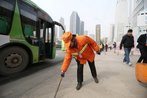 مليارديرة صينية عمالة نظافة