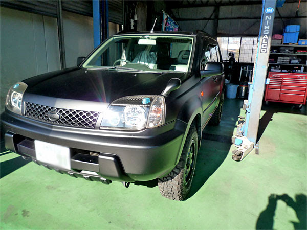 日産 エクストレイル 艶消し塗装 車検 修理 板金塗装 各種パーツ取り付け 加工 新車 中古車の販売 事故処理まで あなたのカーライフをサポートします 有限会社 須賀自動車整備工場