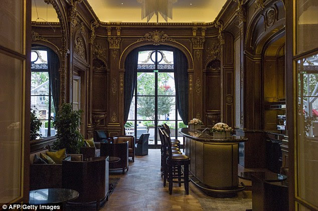 In addition to this cafe, the hotel has 600 staff members to look after guests' every need 