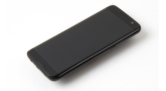 Hình ảnh 4 smartphone màu đen bóng hút khách tại Việt Nam số 2