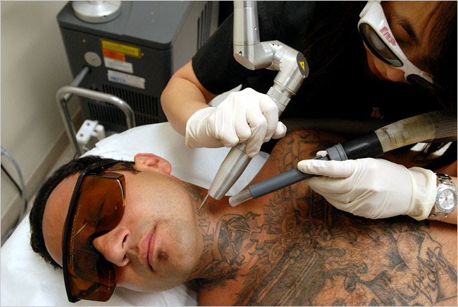 Lees meer over de verzorging van tattoos op BeautyJournaal!