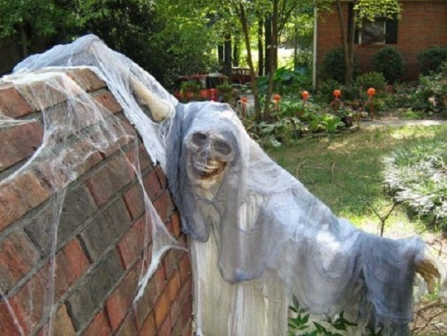 Chloe's Inspiration ~ Outdoor Halloween Decorating | Celebrate and ...