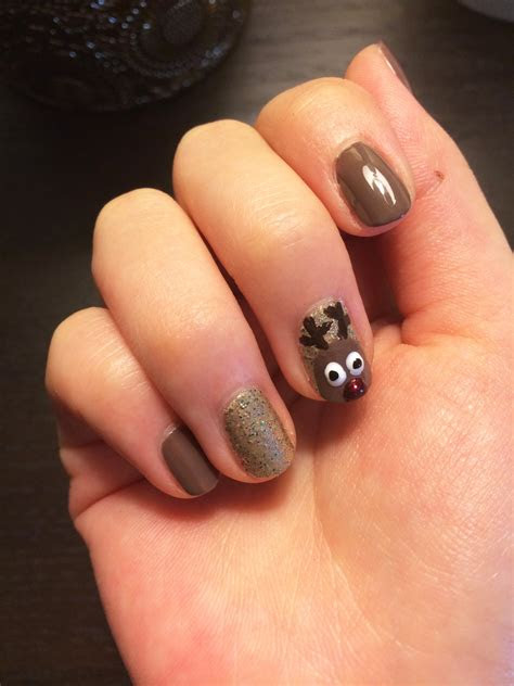 reindeer nail art popsugar beauty